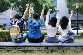 美国最新数据：新学年中国学生申请人数比去年减少18%图片