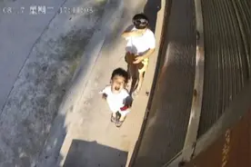 孩子奔向监控大喊“爸爸，我想你啦！”在外务工父亲：想哭，对不起他们图片