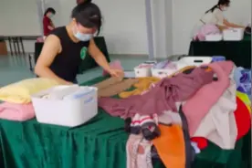 20分钟整理好一大堆衣物！看家庭收纳师是如何做到的图片