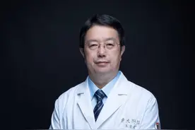 青大附院风湿免疫科：挑战临床疑难重症，为患者解除病痛图片