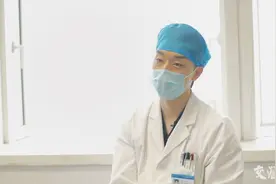 致敬医师节：撕掉“最帅”标签，徐晔“一心从医，无问西东”图片