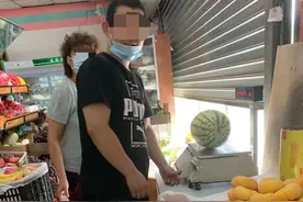 人不戴口罩，宠物混进店，超市防疫仍不到位图片