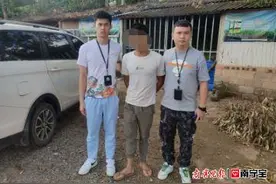 工地频频丢失建材，都跟一辆套牌面包车有关……邕宁警方一举抓获8人图片