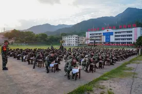 要留队，先闯关！直击武警福建总队警士选晋考核现场图片