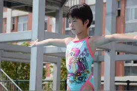 四川乐山8岁跳水女孩表演“水花消失术”网友惊呼“四川全红婵”图片