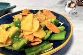 #巨下饭的家常菜#火腿青椒土豆片，简单又下饭图片