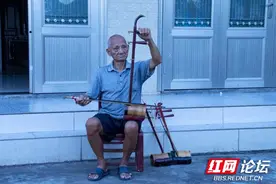 永南的小乡村里藏龙卧虎，竟住着一位八十多岁的“老二胡”图片
