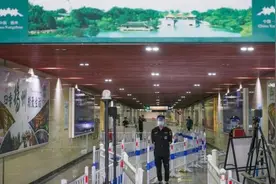 扬州疫情后已无牌可打30天：憋坏了的老年人，纠结的棋牌室老板图片