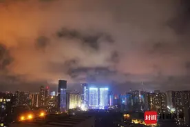 夜太美 雨后的成都夜空 如同大片上映图片