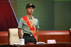荣立一等功的他，再获奖励图片