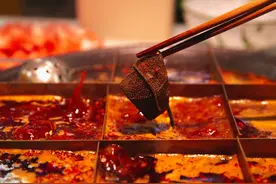 重庆火锅九宫格，往中间倒菜等于赶客，饭桌上那些“结束用餐”的“暗语”你晓得好多图片