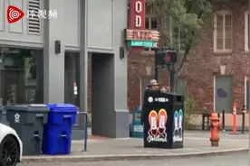 一片混乱！美国波特兰街头示威者爆发混战，还有人向人群开枪图片