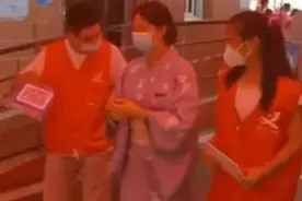 厦门一酒店回应女子穿和服做核酸检测被劝返：员工违规穿工作服外出图片