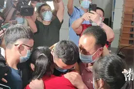 广州番禺：一岁半儿子被拐20年，相认后全家抱头痛哭图片