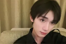 打破15年惯例第一人！丁程鑫回应加入快乐家族图片