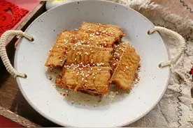 正宗地道的中秋节必备菜之干煎带鱼做法，速来围观图片