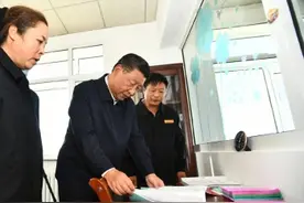学习进行时丨习近平与护林员的故事图片