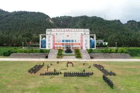 战鼓催征！武警毕业学员擒敌会操血性十足图片
