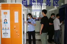 江津8个派出所设置“综合服务”窗口方便群众办事图片