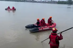 突发！杭城一男子被潮水卷走，晚上被打捞上岸！现场痛心一幕被拍下：不能胆子这么大啊图片