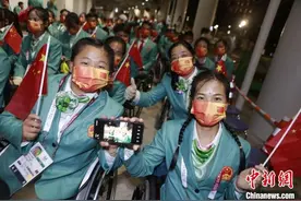 东京残奥会中国代表团入场礼服设计有巧思图片