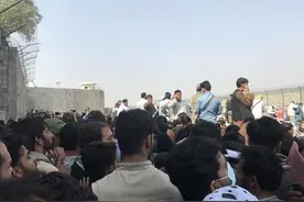 欧盟轮值主席国总理警告称“没有义务”接纳阿富汗难民，难民问题正成欧盟的“烫手山芋”图片