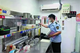 “胖哥俩肉蟹”还敢去吃吗？图片