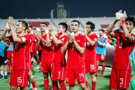 李铁确认国足三队长，吴曦谈如何面对困难图片