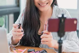 女主播给“榜一大哥”打款后又索赔，主播和粉丝为何闹上法庭？图片