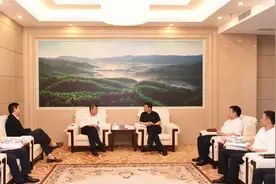 中交天津航道局有限公司党委书记、董事长钟文炜一行到宜宾调研图片