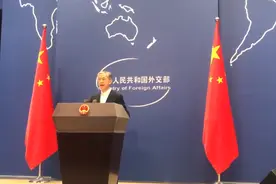 今天，外交部蓝厅没开空调，发言人汪文斌也未系领带，为啥？图片