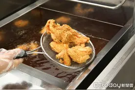 咸酥鸡点蔬菜较健康？营养师揭：油炸前后热量「差5倍」图片