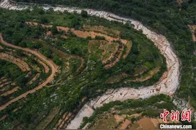 河北武安太行山区发现溶蚀地貌景观图片