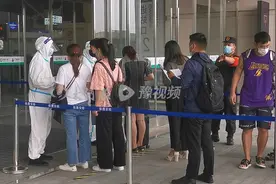 郑州东站进站不查“离郑证明”了？记者调查：非郑州籍旅客确实不查验，但政策依据是“空白”图片