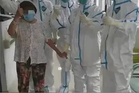 当初需要哄着喂饭的老奶奶痊愈出院：我要和徐州医生们合影图片
