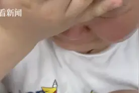 男孩开学前疯狂补作业，边哭边写还大喊“奥利给”图片