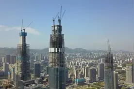 闪电新闻记者探访山东第一高楼：核心筒预计年底封顶 跨年时将上演灯光秀图片
