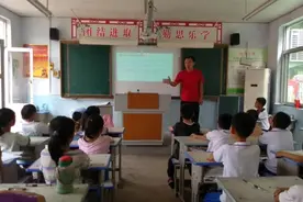 德州一班主任工作调离，孩子们哭红眼，家长们集体请愿只为留下他……图片