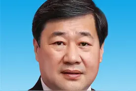 赵文锋当选张家口市人民政府市长图片