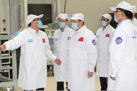 龚正调研上海航天局、中船七一一所，让科创人才在向星辰大海的征程中实现价值图片