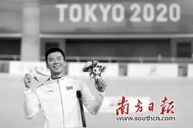 “单腿骑士”追风20年图片