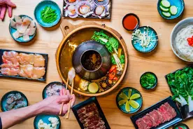 又辣又烫、肉多菜少，火锅也有健康隐患图片