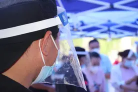 近3万名保安奋战“疫线”，为扬州市民“守好门”图片