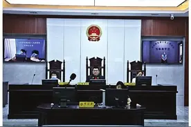 可恨！“大灰狼”网上充靓女，痴情男15万打水漂图片