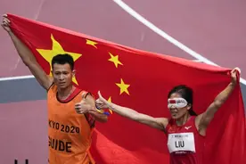 你是我的眼，在黑暗中为我指引方向图片