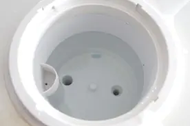 这样清洗饮水机，确保喝下的水洁净健康图片