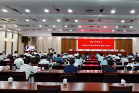2021年南阳市8·28项目签约和建设推进日活动举行 发扬“六皮”招商精神招大引强 践行“六心”服企精神优化环境图片