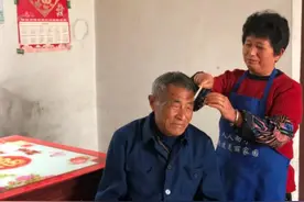 中年丧夫、自己患病，平湖这位大姐坚持照顾残疾哥哥40余年图片