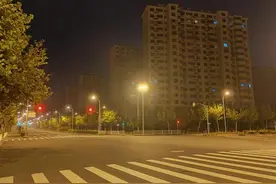 居民被逼搬家！凌晨五点多就在噪声中惊醒，码头运输卡车成“睡梦杀手”图片