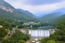 美妙绝伦！雨后泰山完美诠释“高山流水”图片